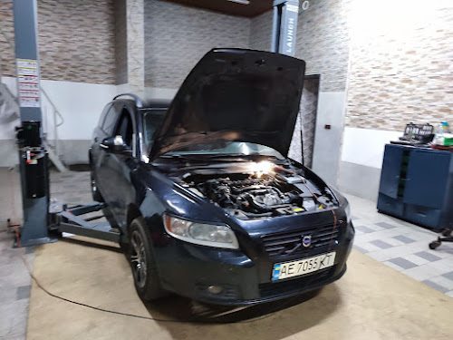 Демонтаж, встановлення паливних форсунок VOLVO V50 1.6D