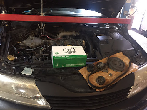 Замена ремня ГРМ на Renault Laguna 1,9 TDCI 2002 года