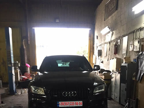 Замена сайлентблоков передней подвески Audi Q5 год 2013