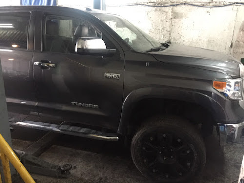 Toyota Tundra замена нижнего рычага подвески
