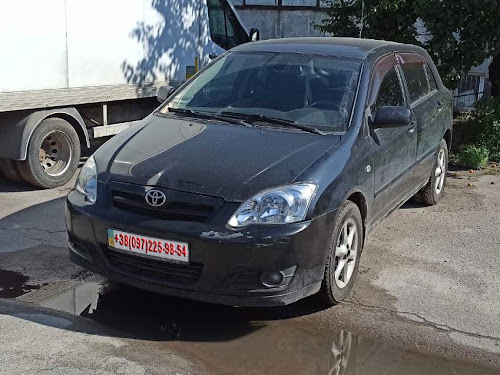 Заміна передніх гальмівних дисків, колодок Toyota Corolla