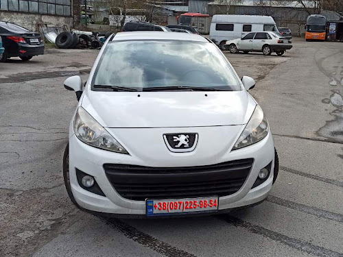Peugeot 207 1.4 2010 р. ремонт ГБЦ