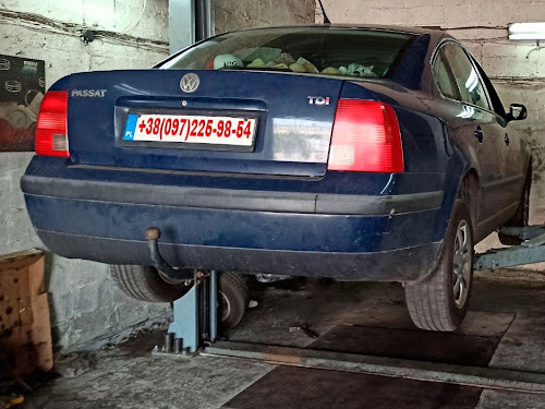 Замена рулевых наконечников Volkswagen Passat B5 TDI 1997